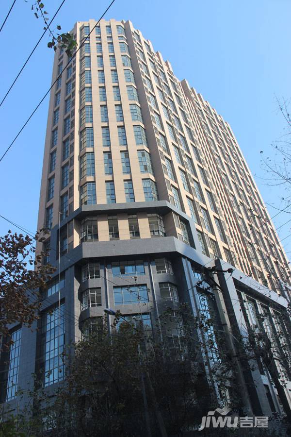 斜侧面看天润国际大厦(2015-12)