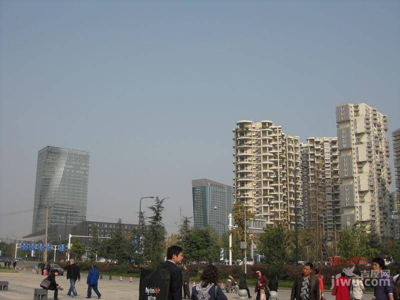 成都卡斯摩广场二手房房源,房价价格,小区怎么样 - 吉屋网