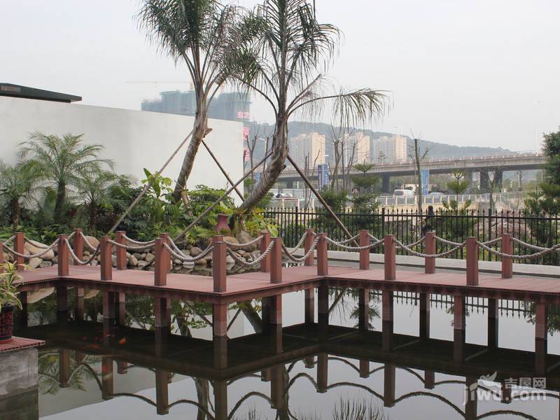 琴亭湖畔实景图图片