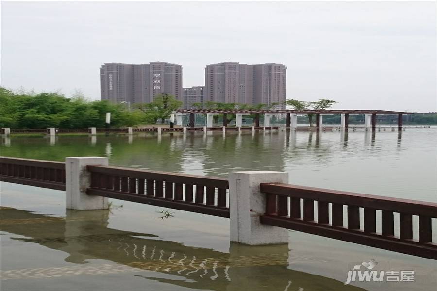 翠湖湾实景图图片