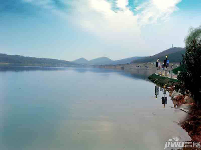 万创泉山湖实景图图片