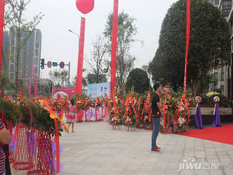 成华奥园广场售楼处图片