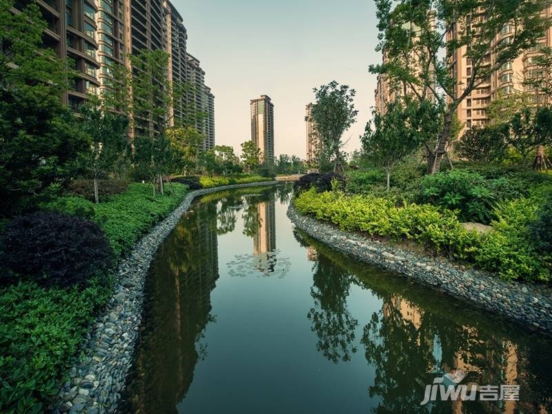 雅居乐藏龙御景实景图图片