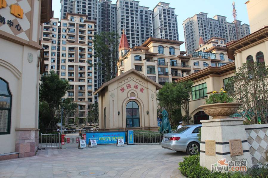 西班牙小镇小区大门