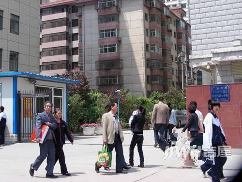 陆都花园7号楼实景图图片