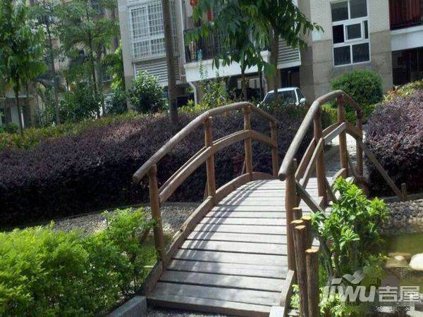 名湖豪门实景图图片