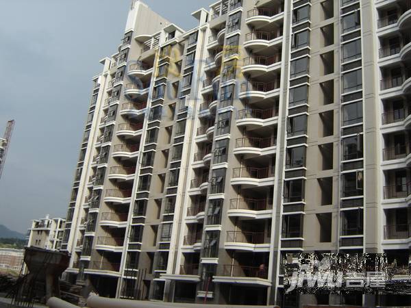 中天翡翠城实景图图片