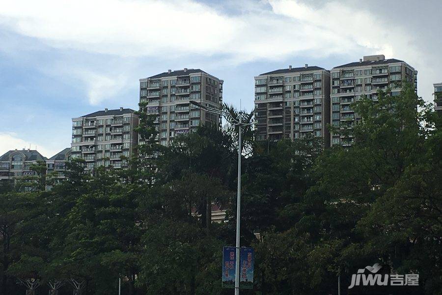 天骄御峰实景图图片