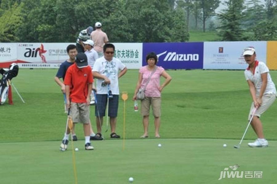 上海高尔夫社区汤泉美地城售楼处图片