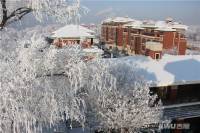 亚泰凇山湖实景图图片