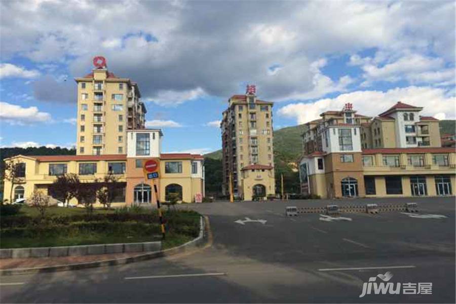 裕丰山水湖畔实景图图片