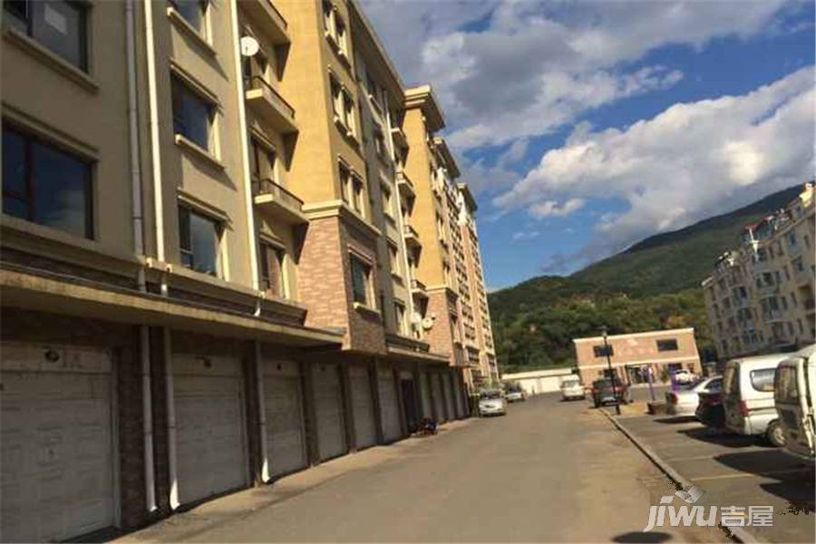 裕丰山水湖畔实景图图片