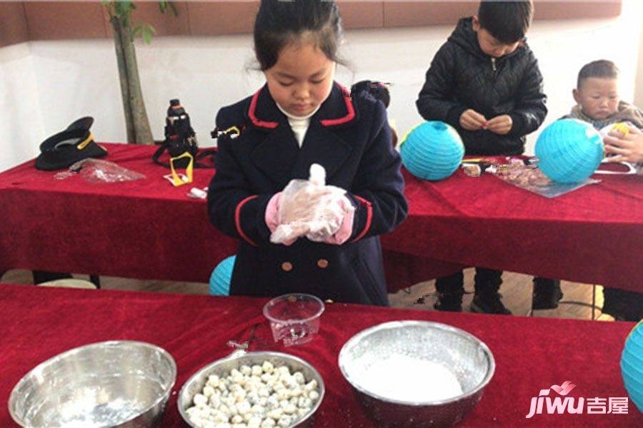 顺鑫满庭芳售楼处图片