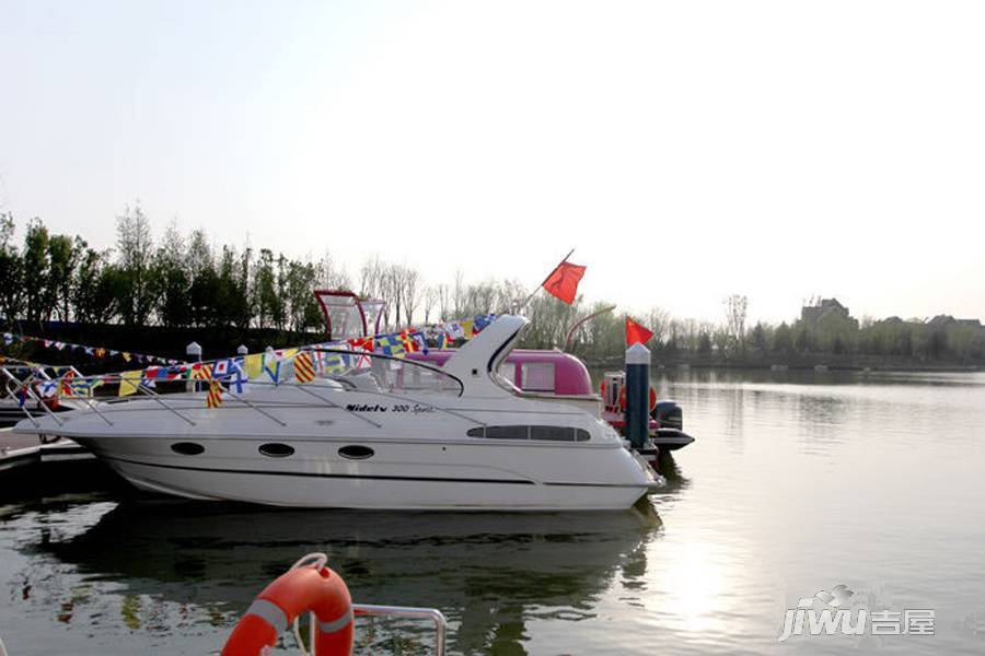 仁爱团泊湖实景图图片