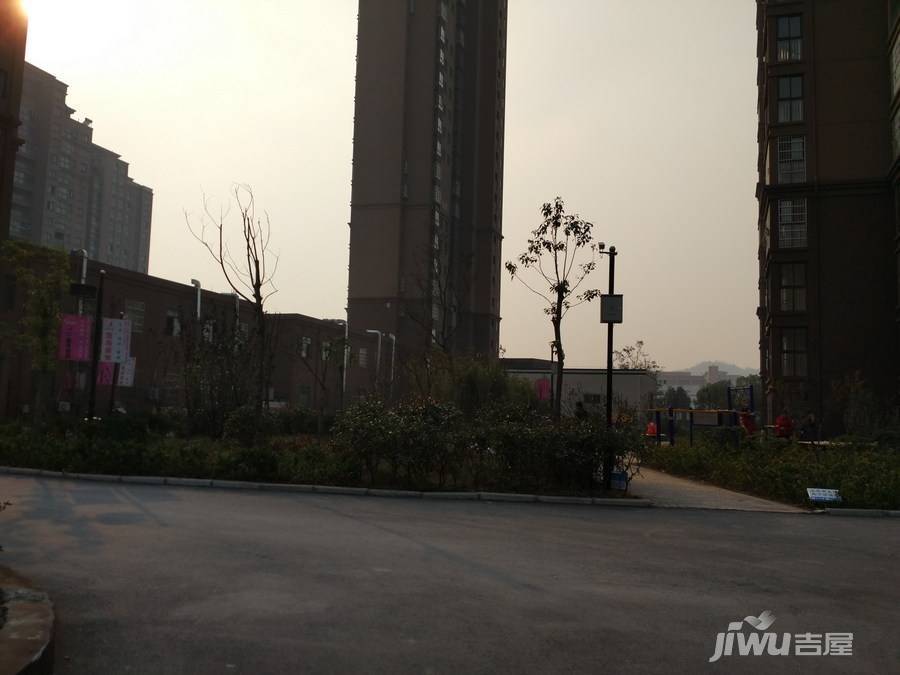汇峰国际城实景图图片