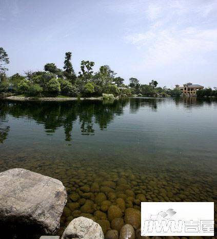 东骏湖景湾实景图图片