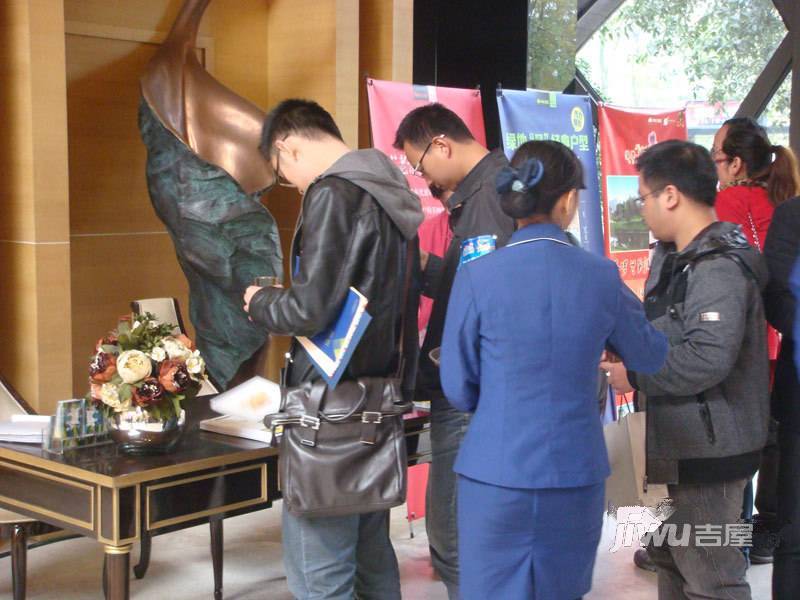 绿地国际花都实景图图片