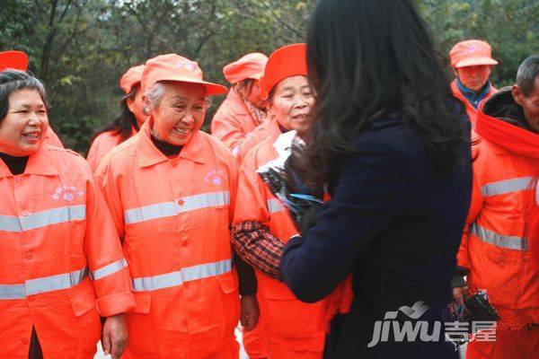 成华奥园广场售楼处图片