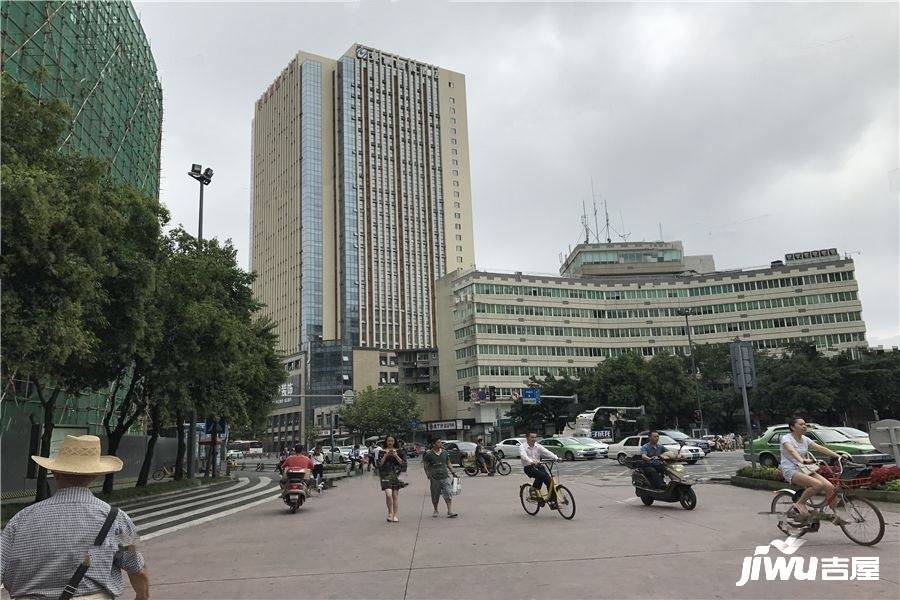 花都财富铂舍实景图图片