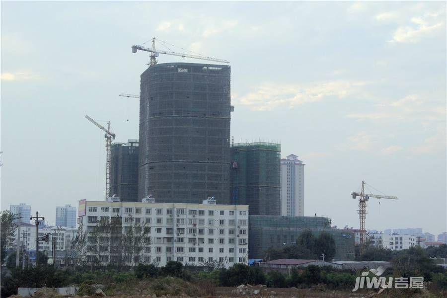 襄州城市广场实景图图片