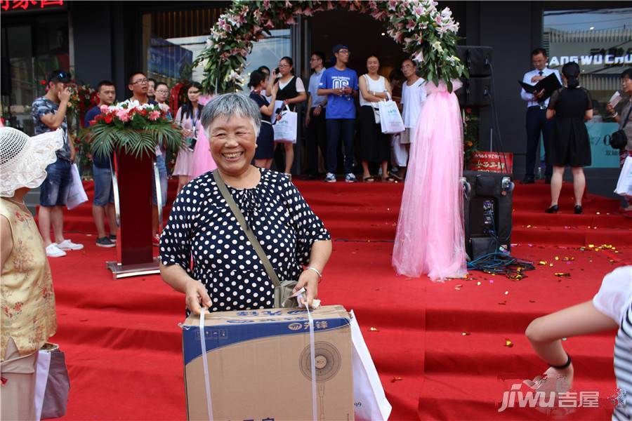 祥生苍梧春晓售楼处图片