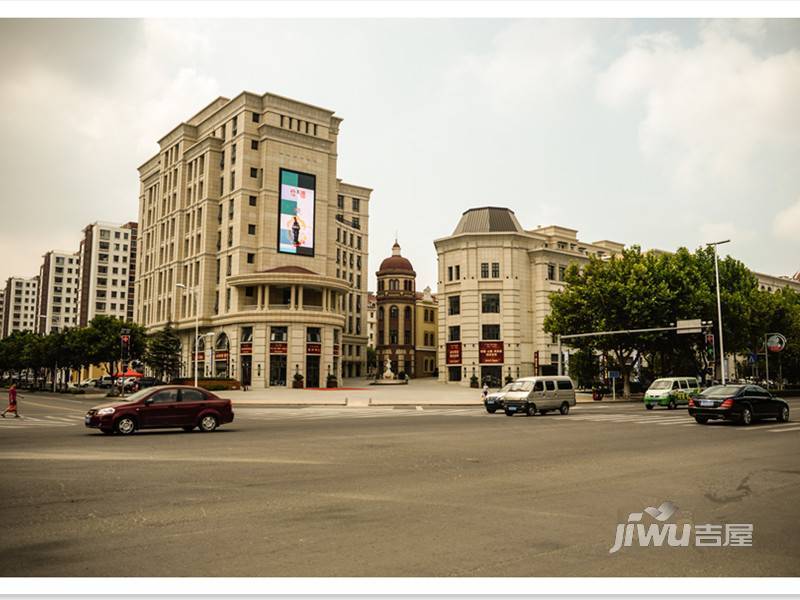 鲁邦国际风情街实景图图片