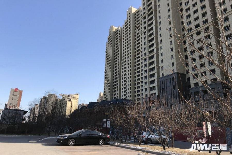 铂悦山南侧楼栋实景