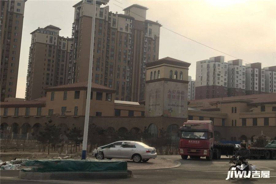 红堡天街实景图图片