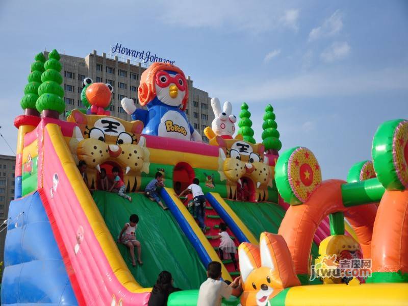 万和中央广场实景图图片