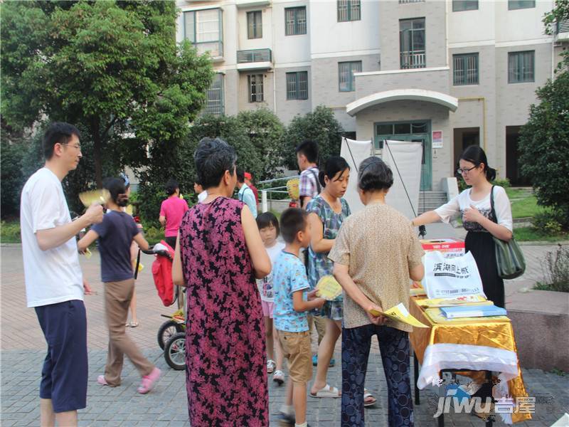 滨湖向上城商铺售楼处图片