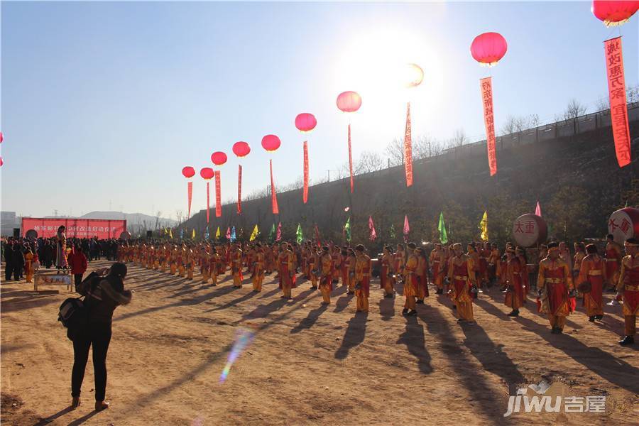 五龙湾府东新域售楼处图片