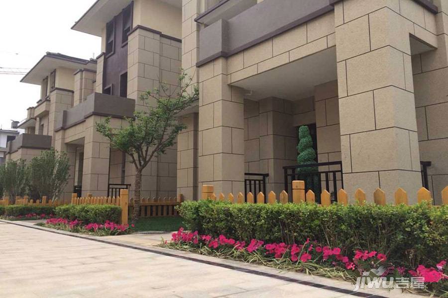 荣华宝格丽小镇实景图图片