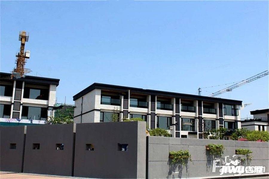暖山实景图图片