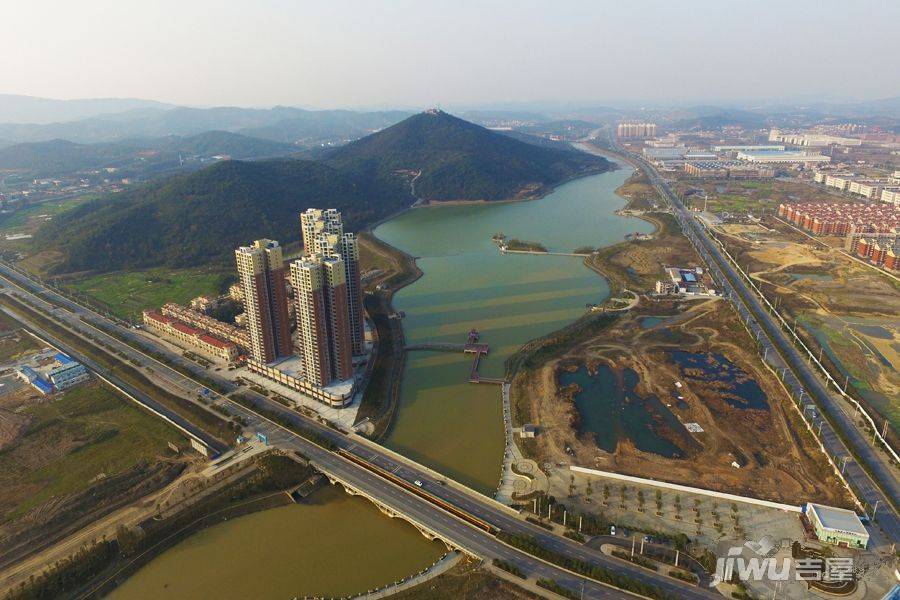 千里湖山实景图图片