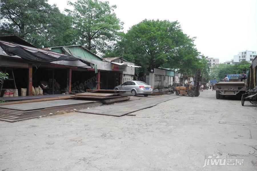 锦地金湖路实景图图片