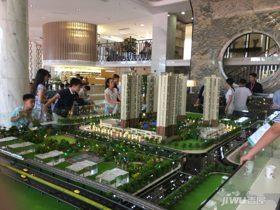 朗宁郡售楼处图片