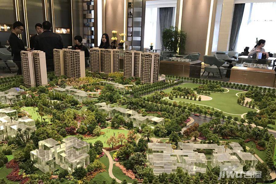 绿地香颂公馆售楼处图片