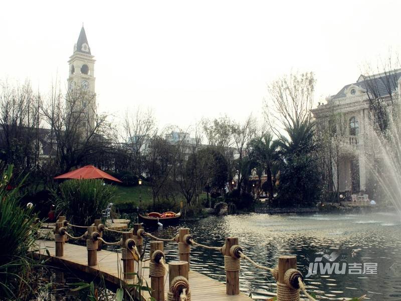 万宸阅湖郡实景图图片